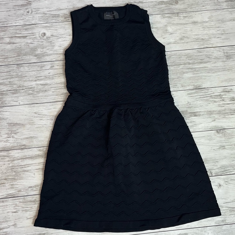 Romeo + Juliet Couture Black Dress Size Medium